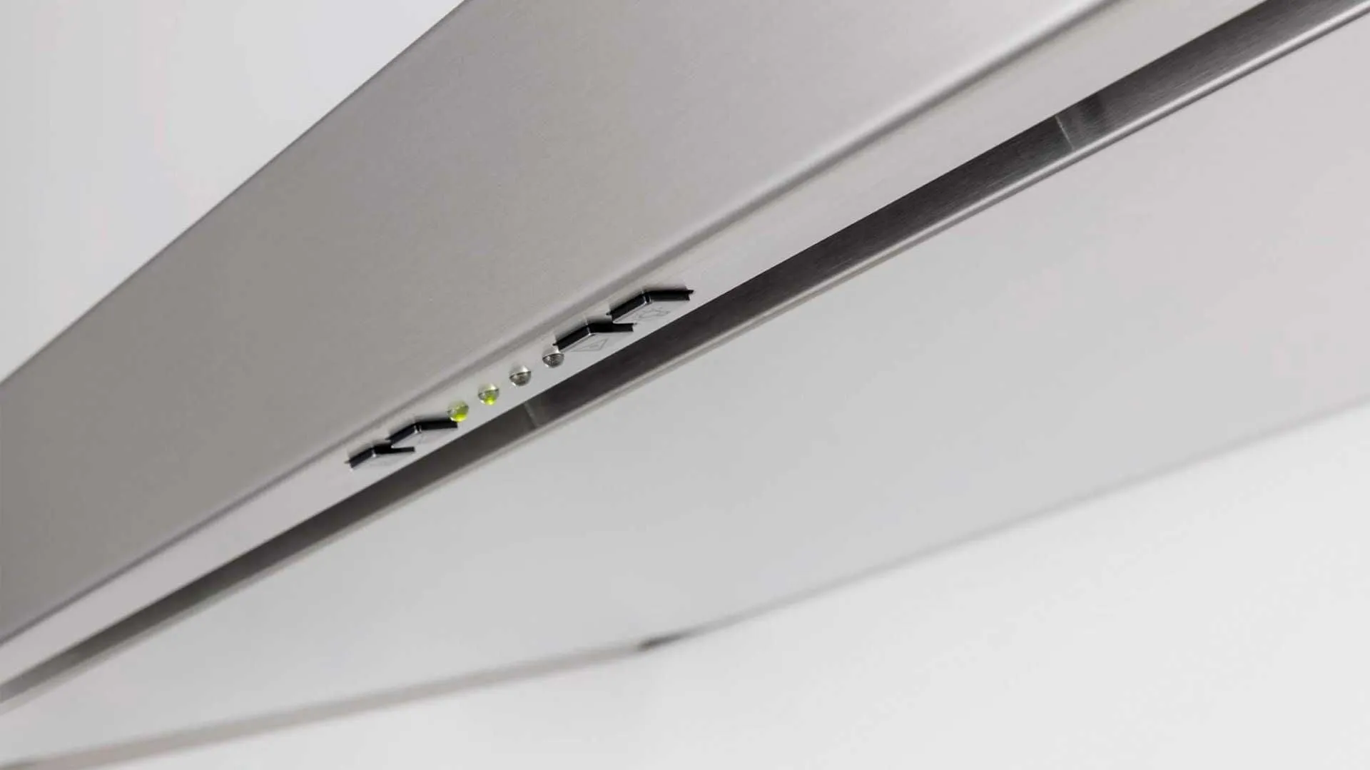 Novy wall-mounted air purifier Flatline 7600