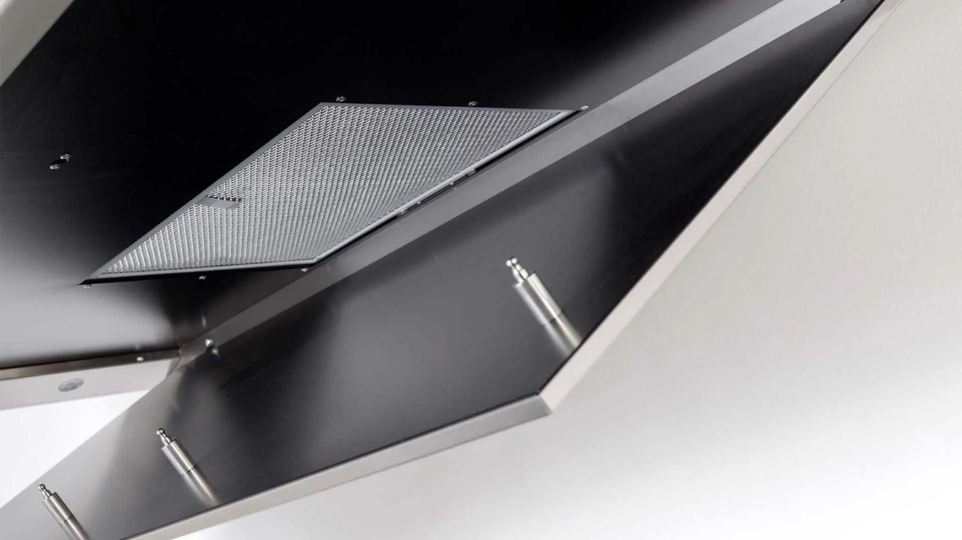 Novy wall-mounted air purifier Flatline 7600