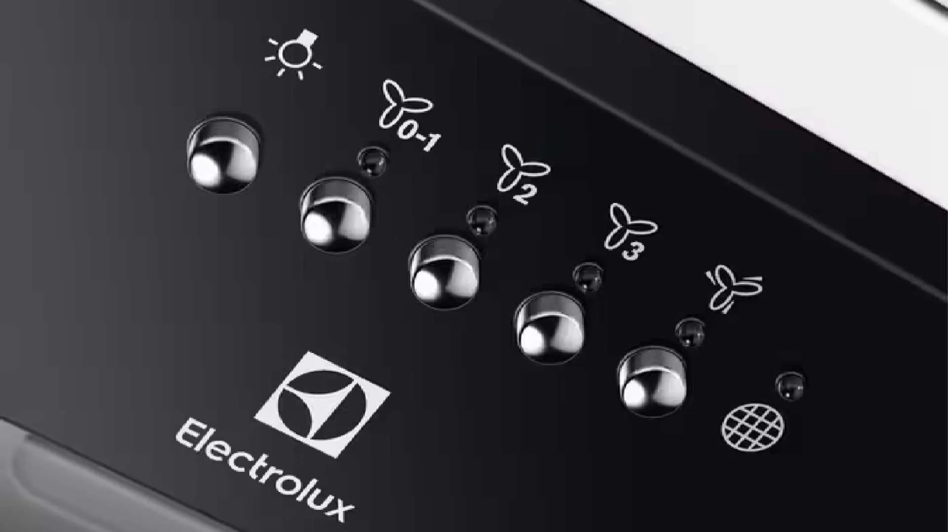 Встроенная вытяжка Electrolux 54 см серии 600 с Hob2Hood