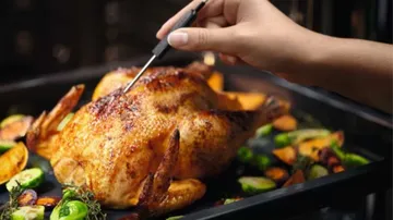 Духовой шкаф Electrolux SteamBake серии 600 с датчиком приготовления пищи